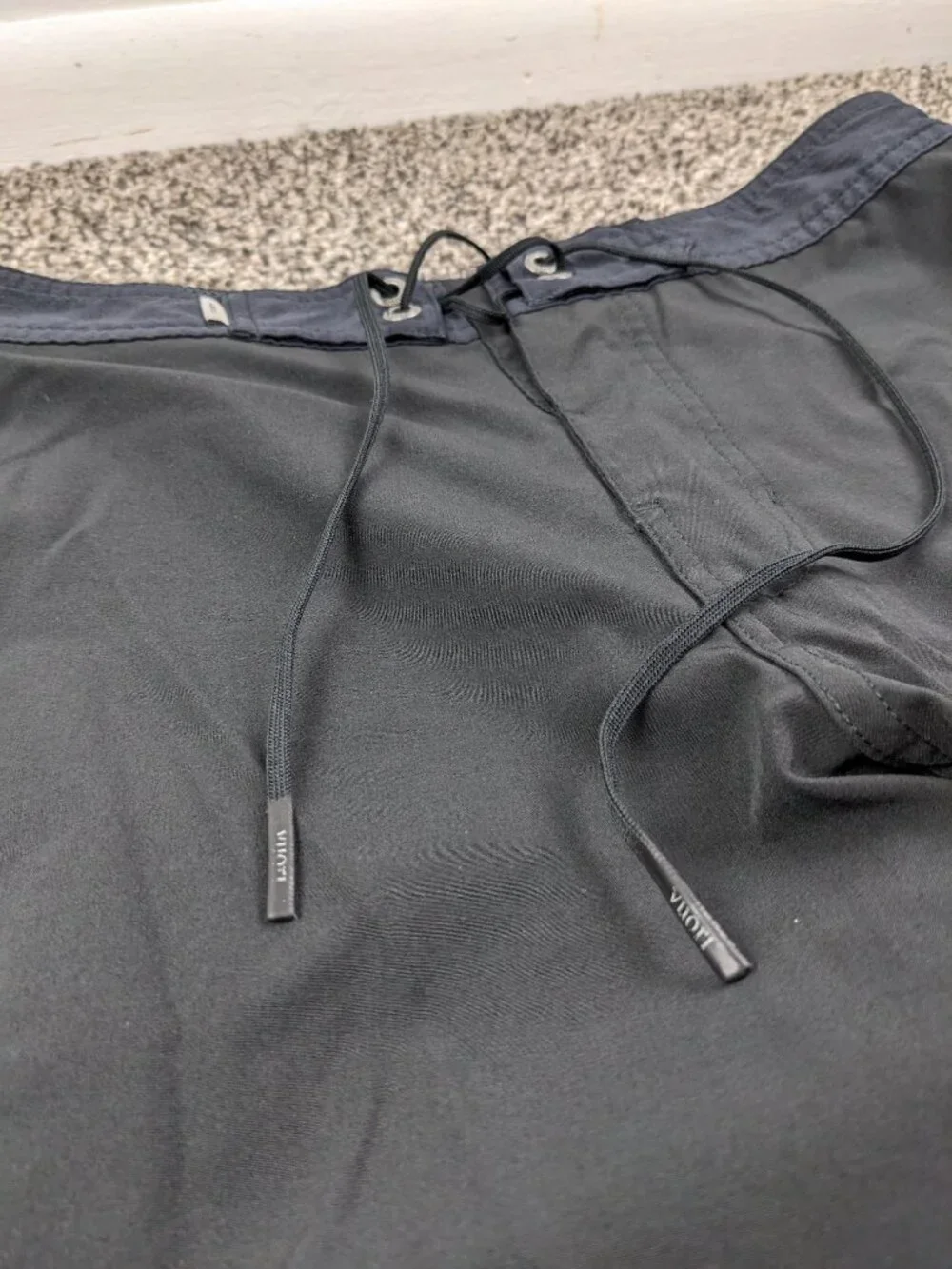 Vuori Peak Board Short V374 Black Unlined Drawstring Swim Shorts 28